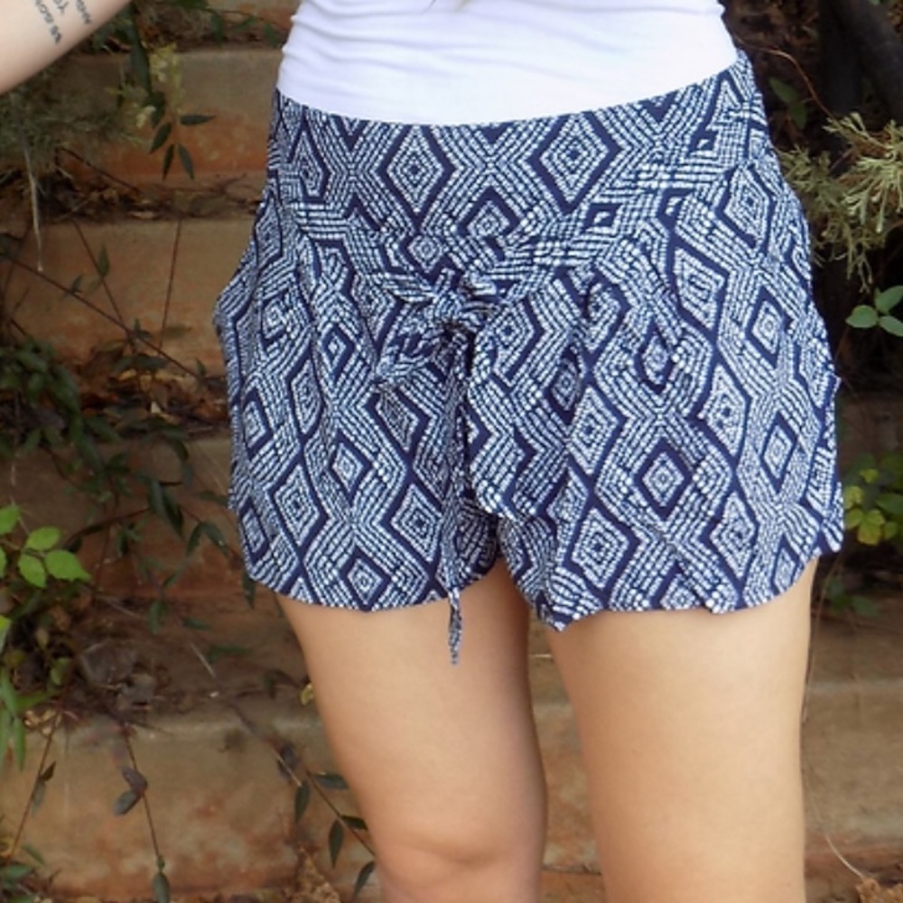 Diamond Tie Shorts